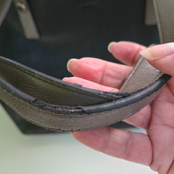 Calvin Klein Black Gray Reversible Leather Tote Bag Magnetic Closure Logo - Picture 12 of 14